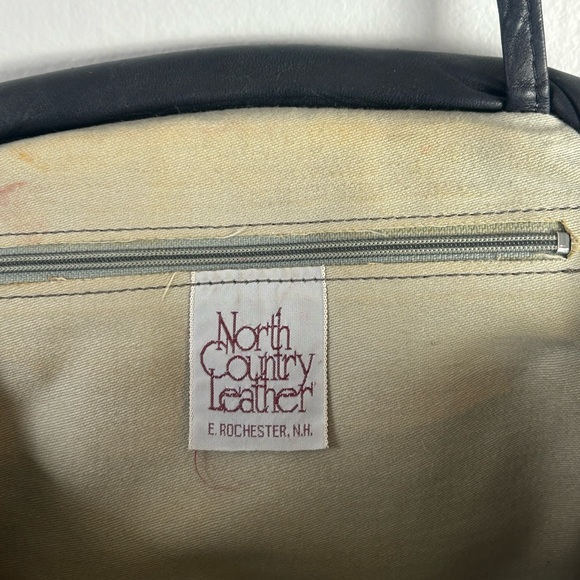 Vintages 1980's Black Leather Clamshell Slouchy Crossbody Handbag - Picture 3 of 4